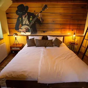 https://villa-cantare.com-bavaria.com